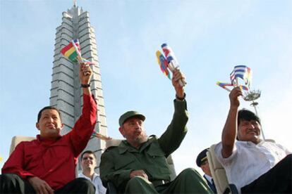 La hostilidad hacia EE UU es una de las coincidencias entre los presidentes de Venezuela, Cuba y Bolivia, Hugo Chávez, Fidel Castro y Evo Morales.