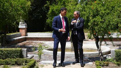 El presidente del Gobierno Pedro Sánchez recibe al presidente de la Generalitat Quim Torra en el palacio de La Moncloa