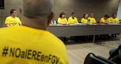 Los representantes sindicales de FGV, ayer, durante su comparecencia.