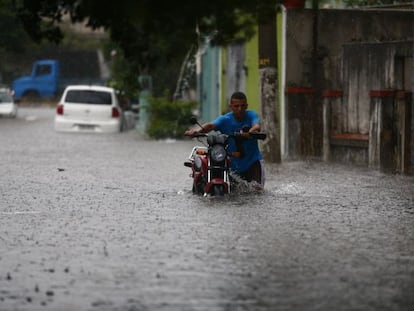 Ponto de alagamento na zona sul de São Paulo.