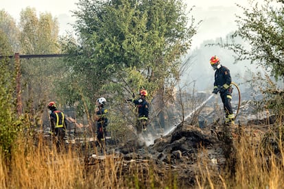 Incendio en Tres Cantos, Madrid. Zona calcinada próxima a la urbanización Soto de Viñuelas este martes 12 de agosto.