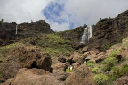 La cascada de La Manta, en la zona de Los Azulejos del barranco de Veneguera, en Gran Canaria.