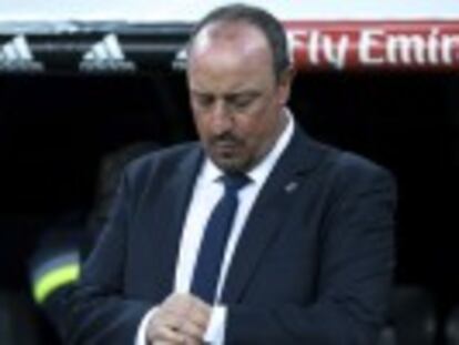 El presidente destituye al técnico y nombra en su lugar al francés Zidane, hasta ahora al mando del RM Castilla