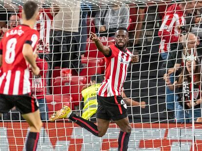 Iñaki Williams celebra su gol ante el Villarreal, este domingo en San Mamés.