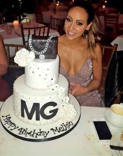 Melissa Gorga, una de las estrellas del 'reality' 'The Real Housewives of New Jersey', festejó su llegada a los 38 años con una tarta inspirada en el mítico bolso de Chanel.