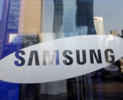 Detalle del logo de Samsung en su sede en Seúl (Corea del Sur).