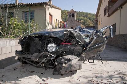 Cuatro jóvenes que viajaban en un todoterreno han muerto esta mañana a la altura de Molló (Girona).