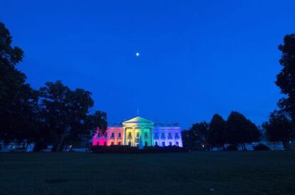 La Casa Blanca se convirtió por unas horas en la Casa Arcoiris