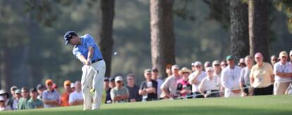 Golpe con el hierro de Tom Watson en la calle del uno durante la primera jornada del Masters.