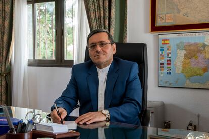 El embajador de Irán en España, Hassan Ghashghavi, en su despacho oficial en el distrito de Chamartín.
