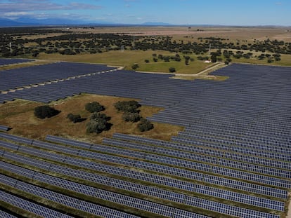 Vista aérea de una planta fovoltaica en Trujillo (Cáceres).