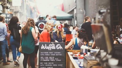 Uma das bancas do Maltby Street Market, sob os arcos do beco de Ropewalk, no distrito londrino de Bermondsey.