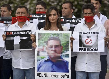 Protesta por la liberación de los periodistas secuestrados por el ELN en Colombia.
