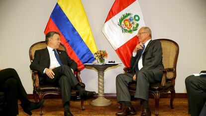 Los presidentes peruano y colombiano, en la cumbre de Arquipa 