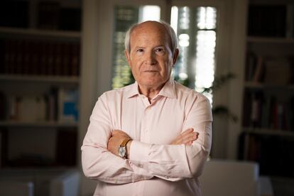 José Montilla, expresidente de la Generalitat, fotografiado en su despacho de la Avenida Diagonal el pasado jueves.