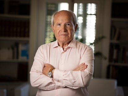 José Montilla, expresidente de la Generalitat, fotografiado en su despacho de la Avenida Diagonal el pasado jueves.