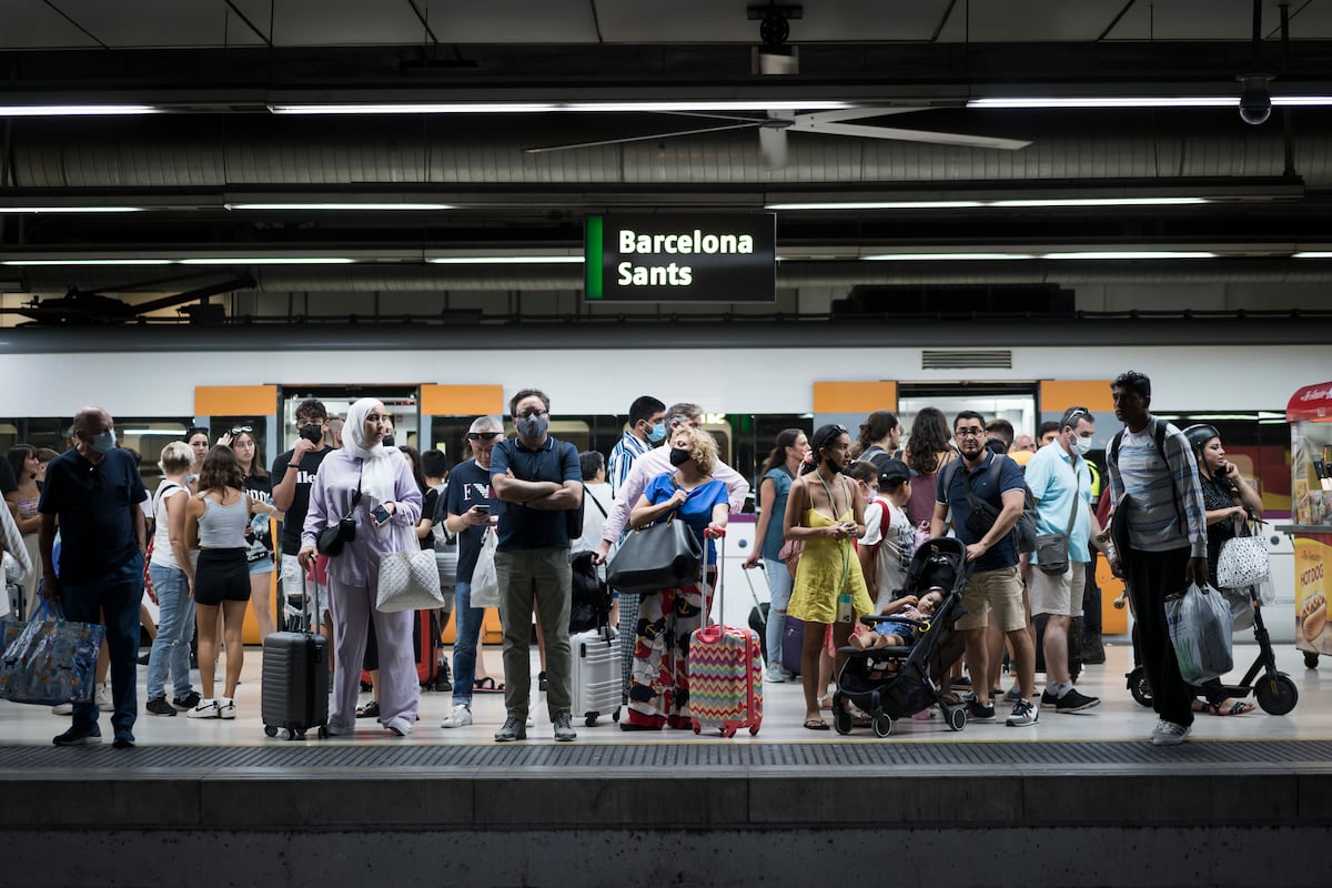 Los sindicatos convocan una huelga en Renfe para el 28 de octubre y ...