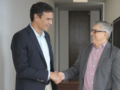 Pedro S&aacute;nchez (i) y el expresidente colombiano C&eacute;sar Gaviria