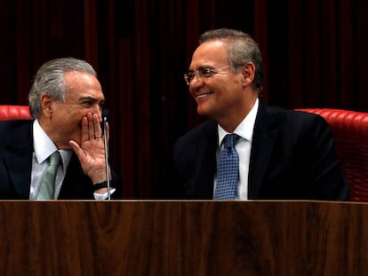 Michel Temer conversa com o presidente do Senado, Renan Calheiros.