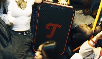 Uso del altavoz Teufel ROCKSTER NEO en exterior
