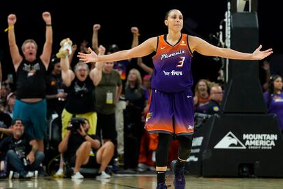 Phoenix Mercury's Diana Taurasi (3) celebrates after making her 10,000th career point, during the second half of a WNBA basketball game against the Atlanta Dream, Thursday, Aug. 3, 2023, in Phoenix.