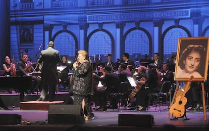 Paquita la del Barrio, ofreció un concierto sinfónico en homenaje a Ema Elena Valdemar en el Teatro de la Ciudad Esperanza Iris en febrero de 2013. 