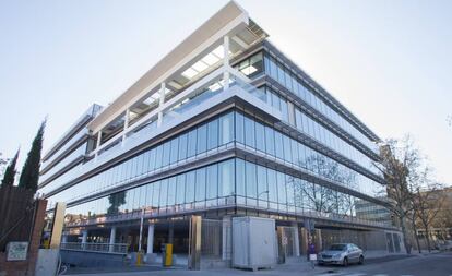 Nuevo edificio de la socimi Torre Rioja en la calle Osiris de Madrid y sede de una división global tecnológica de la farmacéutica Roche.