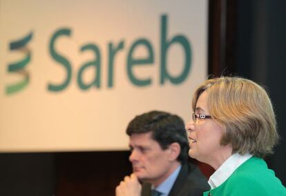 La presidenta de Sareb, Bel&eacute;n Romana, y su consejero delegado, Jaime Echegoyen.