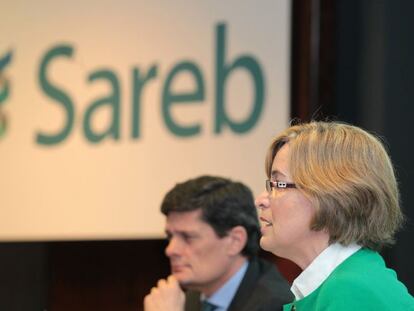 La presidenta de Sareb, Bel&eacute;n Romana, y su consejero delegado, Jaime Echegoyen.