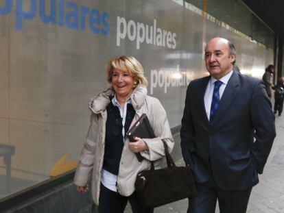 Esperanza Aguirre en la sede del PP.