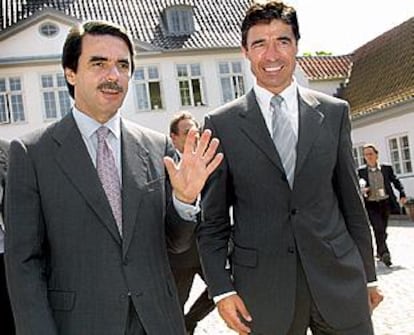 Aznar y el primer ministro de Dinamarca, Anders Fogh Rasmussen, con quien se ha reunido hoy en Copenhague para preparar cumbre de Sevilla.