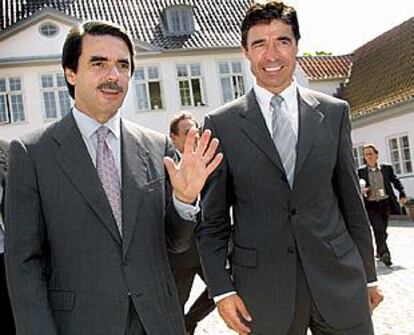 Aznar y el primer ministro de Dinamarca, Anders Fogh Rasmussen, con quien se ha reunido hoy en Copenhague para preparar cumbre de Sevilla.