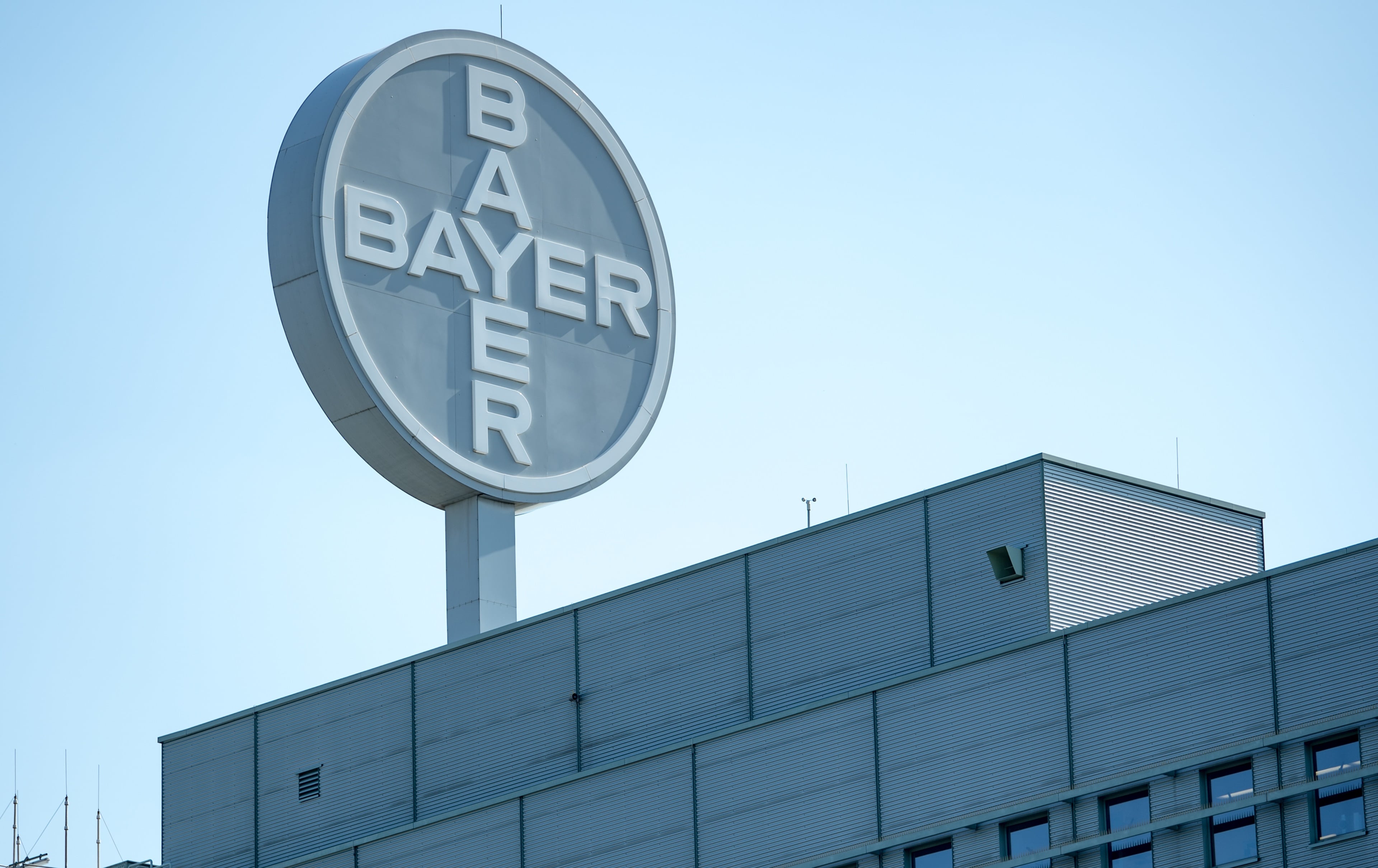 Bayer se da la vuelta en Bolsa: la acción se desploma ante las incógnitas sobre el acuerdo extrajudicial en Roundup