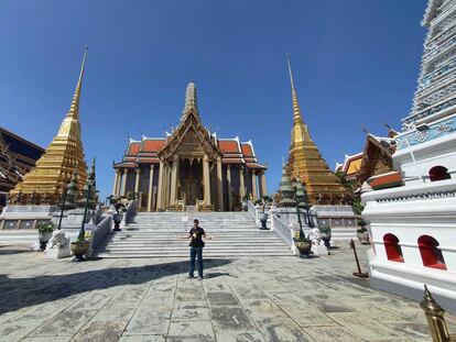 El Palacio Real de Bangkok, uno de los lugares más visitados de Tailandia, con un solo turista (la foto está tomada en noviembre de 2020).