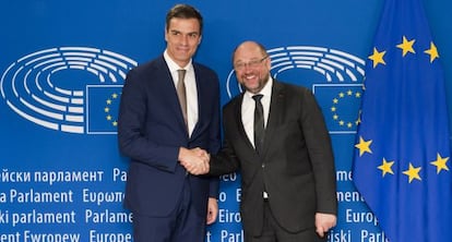 El líder del PSOE y el presidente del Parlamento Europeo, este martes.