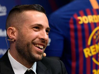 Jordi Alba, durante la rueda de prensa en el Camp Nou.  