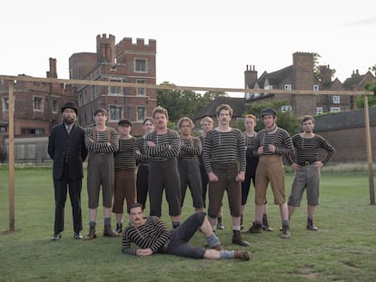 El equipo de fútbol de Darwen en 'The English Game'.