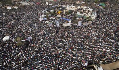 Miles de fieles se dan cita en Tahrir tras una semana de protestas que se ha saldado con al menos 40 muertos.