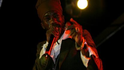 El cantante jamaicano Sizzla, durante una actuación.