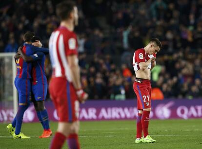 Kevin Gameiro se lamenta una vez finalizado el encuentro.