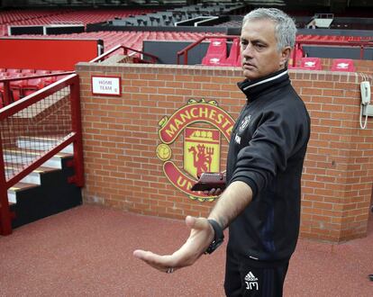 Jose Mourinho, el d&iacute;a de su presentaci&oacute;n como t&eacute;cnico del Manchester United. 