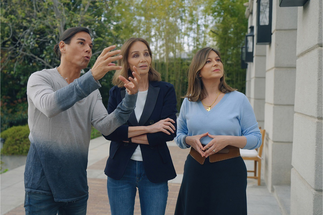 Julio José Iglesias, Isabel Preysler y Chábeli Iglesias, en 'Los Iglesias, hermanos a la obra'.