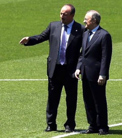 Rafa Benítez, junto a Florentino Pérez.