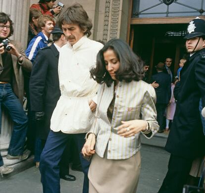 George Harrison junto a su mujer Olivia.