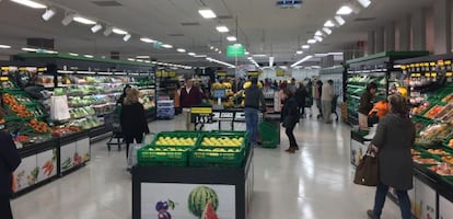 Interior de una tienda de Mercadona en Valencia.