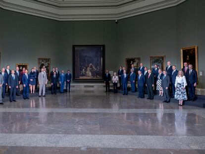 Foto de familia de los jefes de Estado y jefes de Gobierno que participan en la cumbre de la OTAN, antes de la cena informal transatlántica a nivel de Jefes de Estado y de Gobierno en el Museo del Prado, a 29 de junio de 2022, en Madrid (España).  Esta cena, cuyo menú ha sido diseñado por el chef José Andrés, es uno de los encuentros que se están llevando a cabo con motivo de la celebración de la Cumbre de la Otan en Madrid, que ha comenzado oficialmente hoy y termina mañana en el Recinto Ferial IFEMA MADRID. La celebración coincide con el 40 aniversario de la adhesión de España a la Organización del Tratado del Atlántico Norte. La invasión rusa de Ucrania, las tensiones entre Moscú y la Alianza y la adhesión de Finlandia y Suecia marcan la agenda de un evento en el que participan delegaciones de 40 países.
29 JUNIO 2022;CENA;MUSEO DEL PRADO;OTAN;MADRID
A. Ortega. Pool / Europa Press
29/06/2022