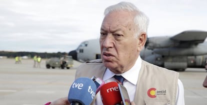 José Manuel García-Margallo antes de partir hacia Libia.