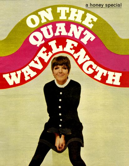 Mary Quant retratada en una revista en 1960.