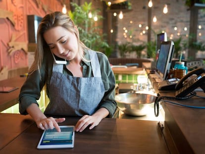 Este verano, la falta de camareros se cubre con soluciones digitales