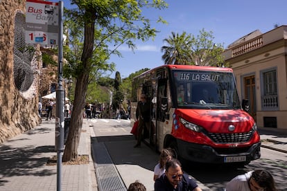 Borrar de Google Maps el bus 116 para evitar la masificación turística en Barcelona